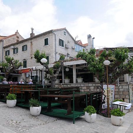 Guesthouse Rebecca Makarska Eksteriør bilde