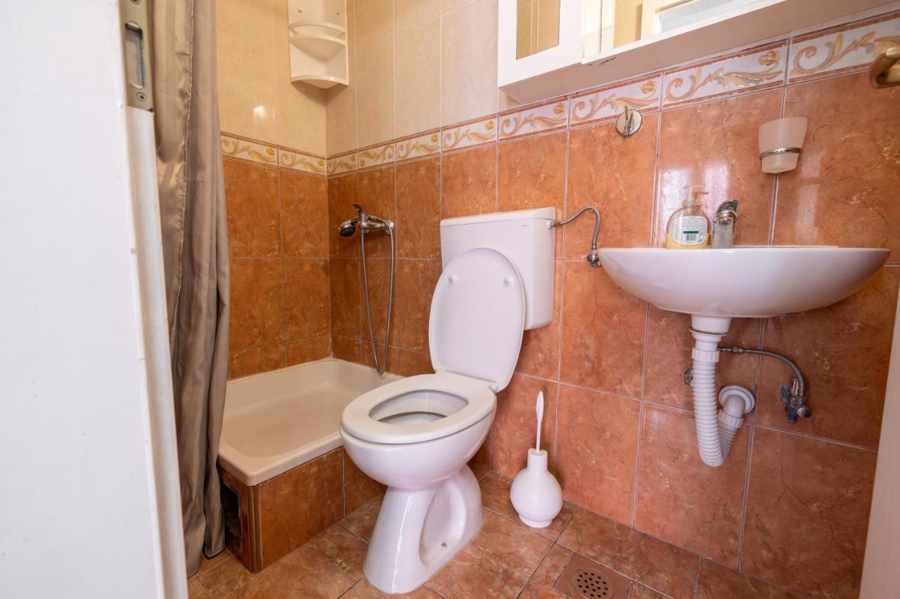 Guesthouse Rebecca Makarska Eksteriør bilde