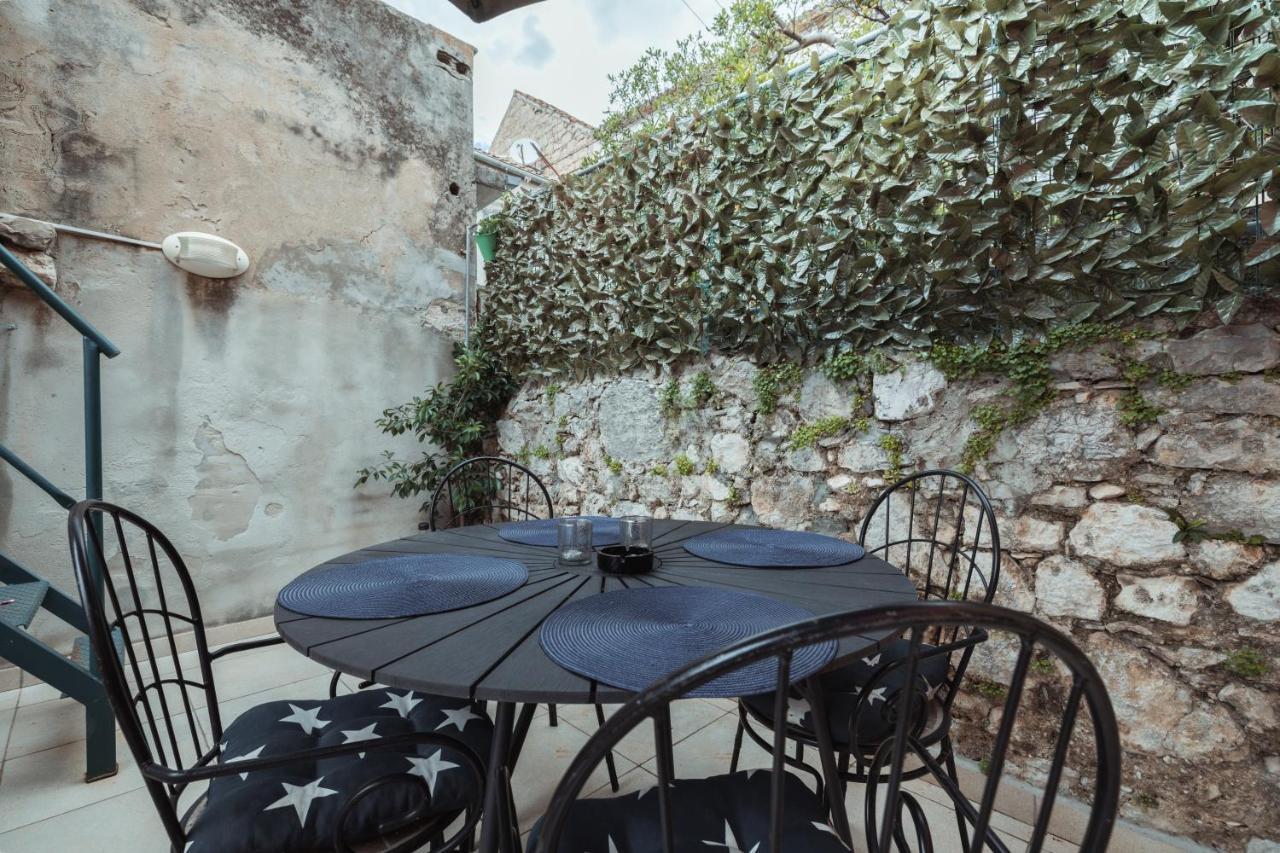 Guesthouse Rebecca Makarska Eksteriør bilde