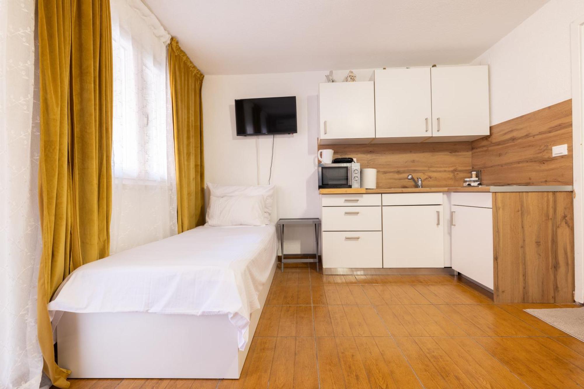 Guesthouse Rebecca Makarska Eksteriør bilde